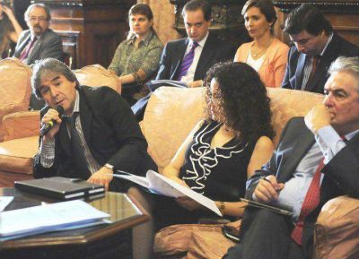 Irraz�bal y Gim�nez instan a tratamiento de Ley de Envasado en Origen