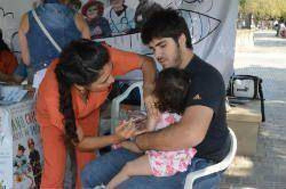 Refuerzan la campa�a de vacunaci�n en la provincia con Doble Viral y Sab�n Oral