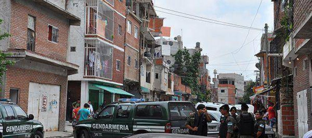 Denuncian que una banda roba casas en Bajo Flores y luego las vende
