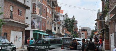 Denuncian que una banda roba casas en Bajo Flores y luego las vende