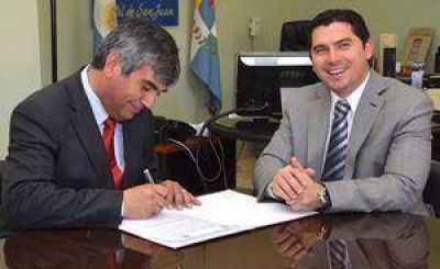Santa Luc�a firm� un convenio de hermanamiento con Vicu�a