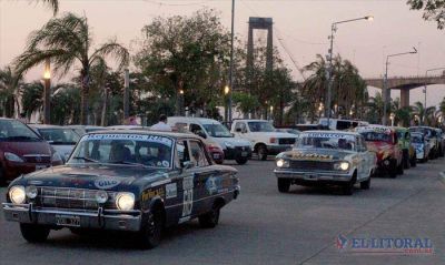 El Gobierno provincial recibi� a los autos del Gran Premio Argentino Hist�rico