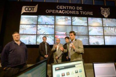 Massa recorri� con intendentes el Centro de Operaciones Tigre 