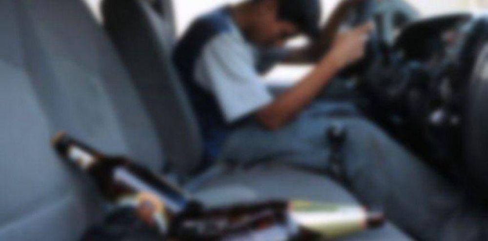 Inconsciencia al volante: demoran a hombre que manejaba borracho