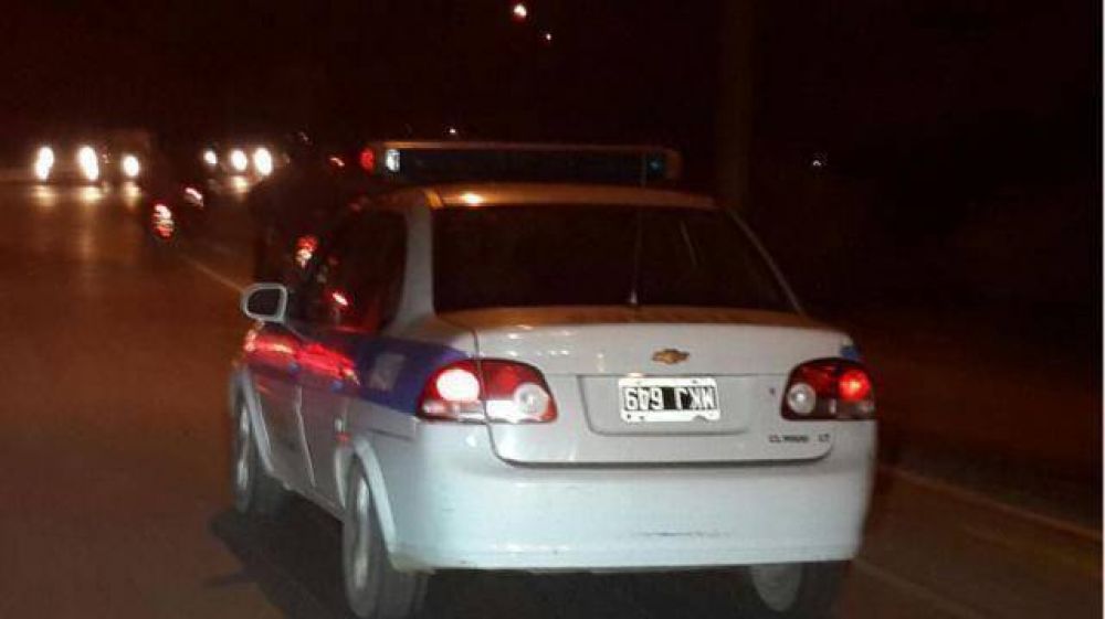 La Polic�a patrulla Alderetes con la patente al rev�s y no la paga