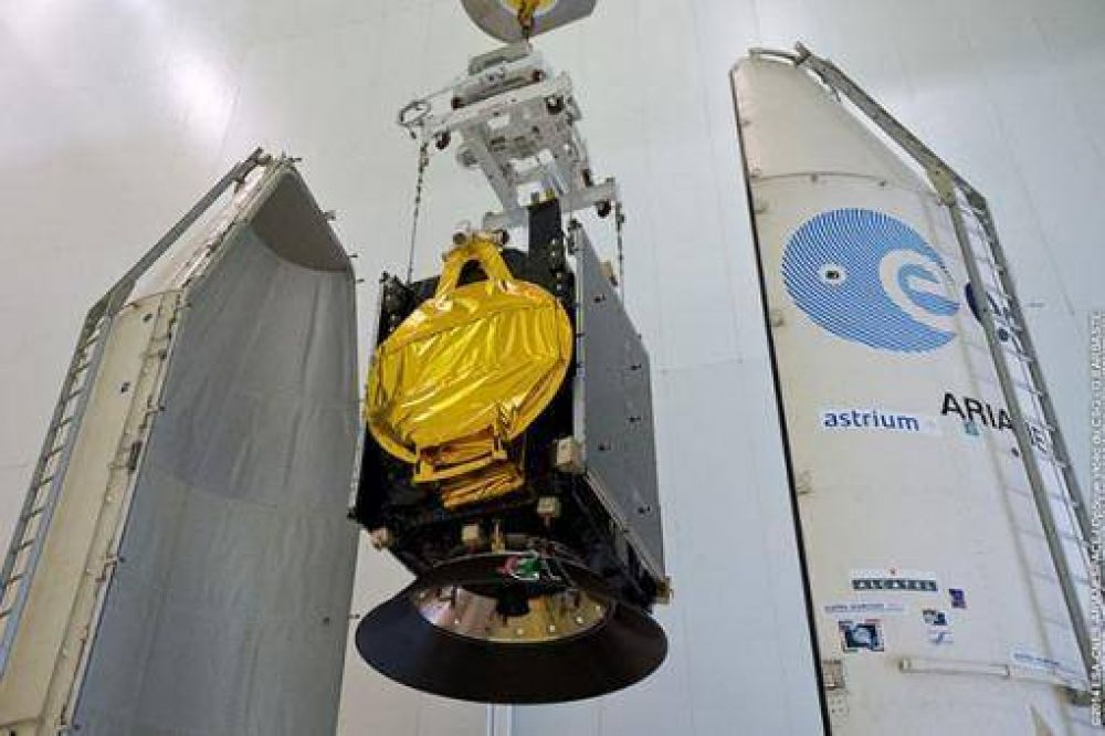 El ARSAT-1 ya est acoplado al cohete que lo lanzar al espacio