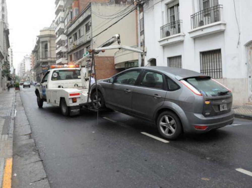 Enviaron al corral�n 25 autos por estacionar en cuadras prohibidas del centro