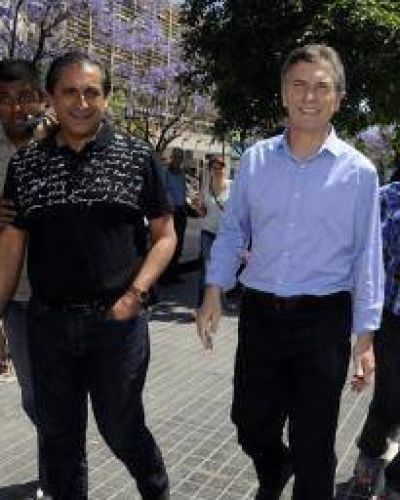 Mauricio Macri pas� por La Rioja y se mostr� junto a Ram�n D�az