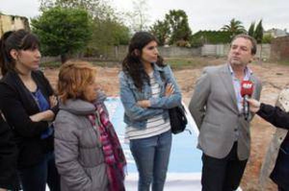 El diputado Mario Caputo recorri� las obras de la futura Escuela 505 