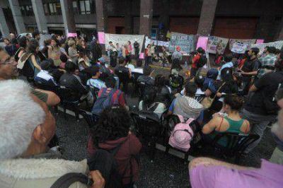 Centro Isauro Arancibia: Protesta por falta de luz