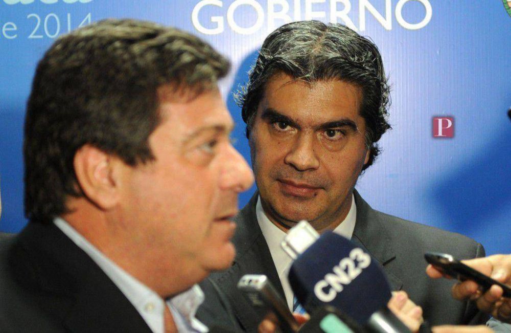 Tartamudeando, Mariotto se deslig� del conflicto con los periodistas del Diario Hoy reprimidos por la polic�a
