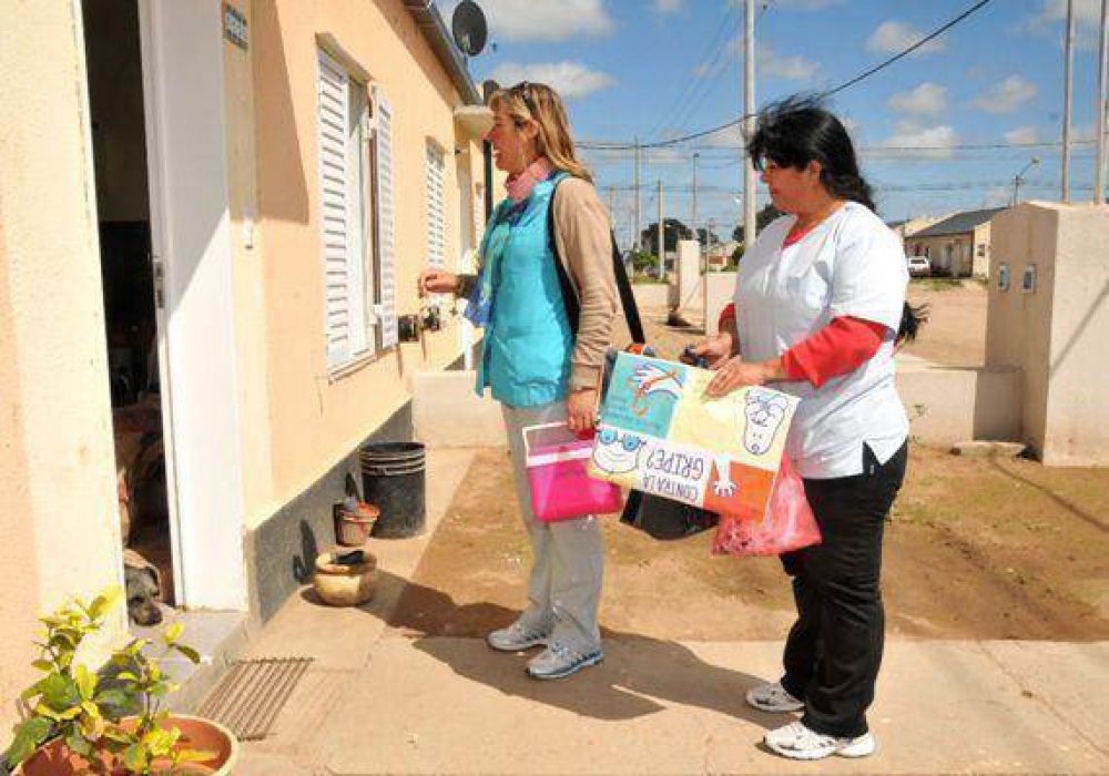 Vacunan casa por casa a chicos de Santa Rosa