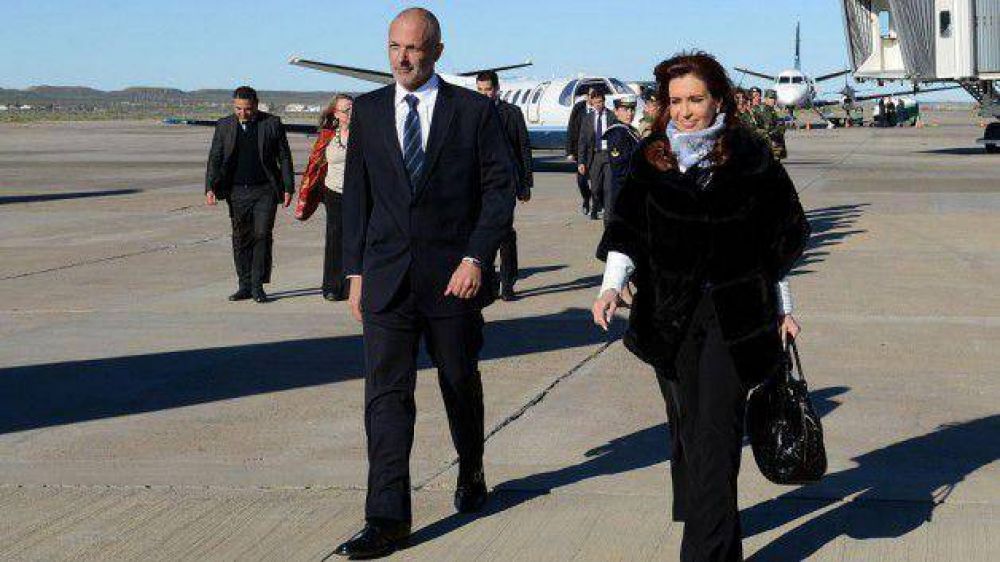 La Presidenta se comprometi� ante Buzzi a agilizar las obras de los aeropuertos de Comodoro y Trelew