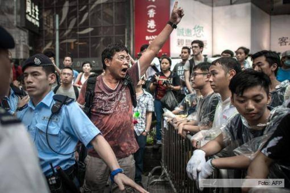 El gobierno de Hong Kong suspende el di�logo y los estudiantes convocan a relanzar las protestas