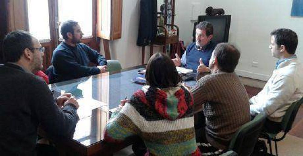 Perjudicatarios de APEL con el intendente Foulkes