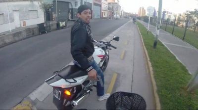 Habl� el turista asaltado por el motochorro: 