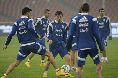 Con una sorpresa, as� formar� la selecci�n argentina ante Brasil en China