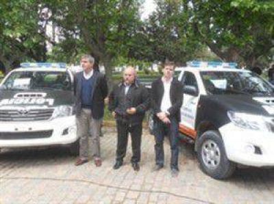 Ministro Granados entreg� 3 m�viles en nuestra ciudad.
