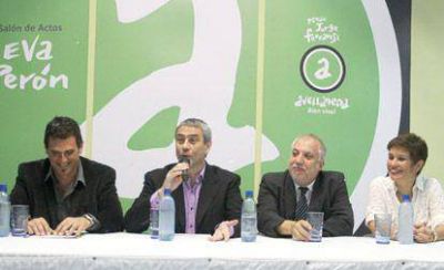 Ferraresi particip� de la apertura de una jornada de promotores de Salud
