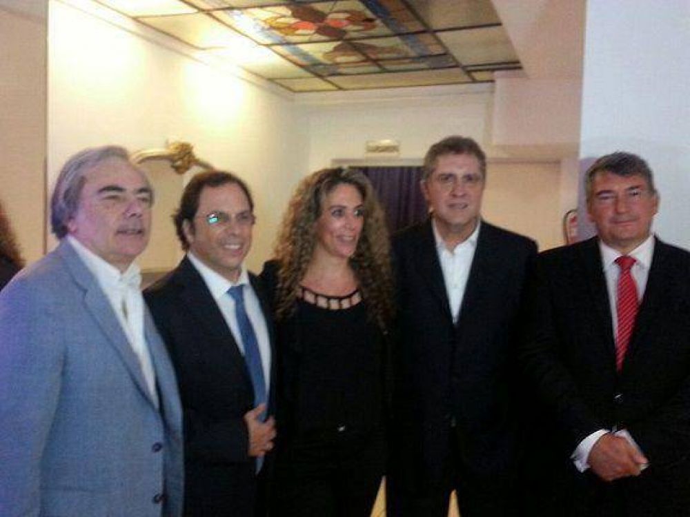 ANTE MAS DE 200 PYMES PRESENTAN PROPUESTA �+A 15� EN LANUS