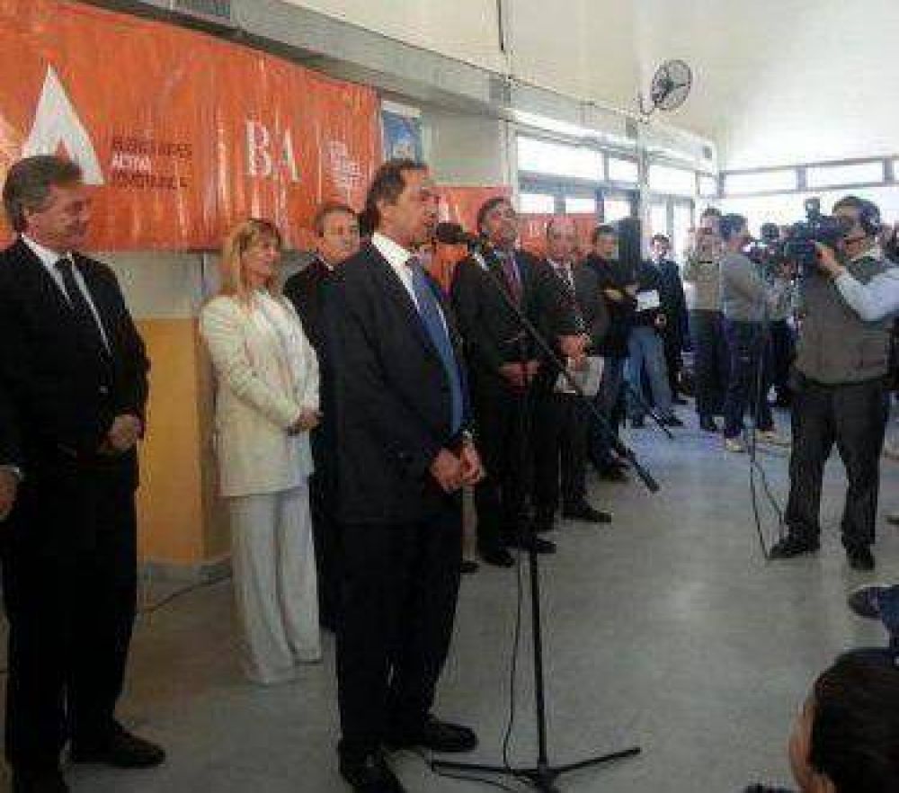 Scioli destac� la adhesi�n de Bah�a a la polic�a local