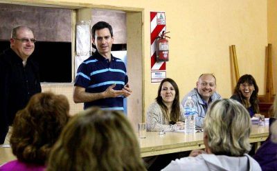 El Instituto de la Vivienda se reuni� con vecinos del barrio Fonavi de Hinojo