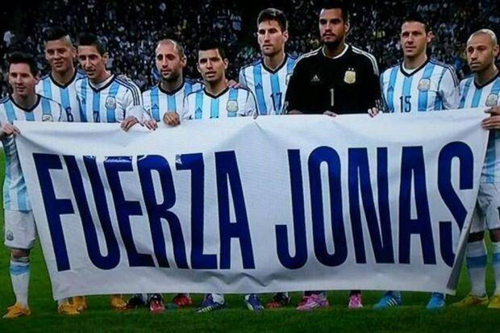 Emotivo mensaje de la selecci�n para Jon�s Guti�rrez