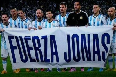Emotivo mensaje de la selecci�n para Jon�s Guti�rrez