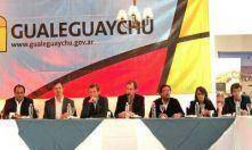 Intendentes ratificaron el respaldo a Urribarri