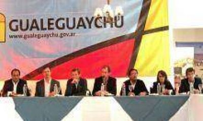 Intendentes ratificaron el respaldo a Urribarri