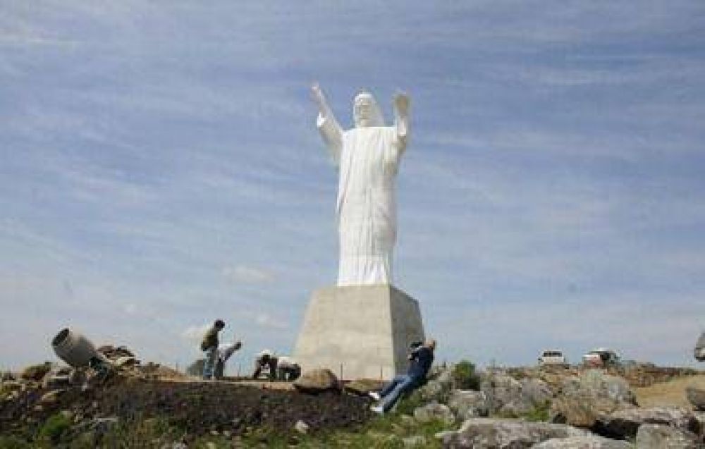 El Intendente y el Gobernador descubrirn el Cristo de las Sierras, la gran obra de Don Bosco