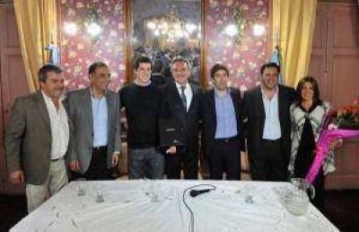 Rossi entreg� actas de la dictadura