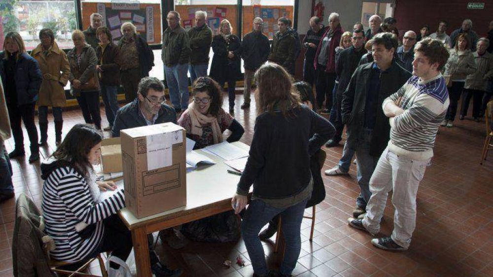 Rumbo a 2015: cinco distritos todav�a no definieron si desdoblar�n sus elecciones