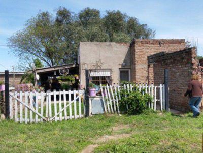 Un hombre cay� del techo de su casa: sufri� golpes y una fractura