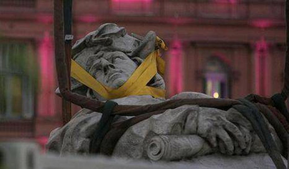 La Justicia aval� el traslado de la estatua de Col�n