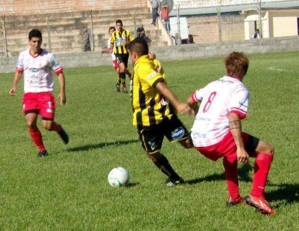 Jorge Newbery empat� con Alumni en Villa Mar�a