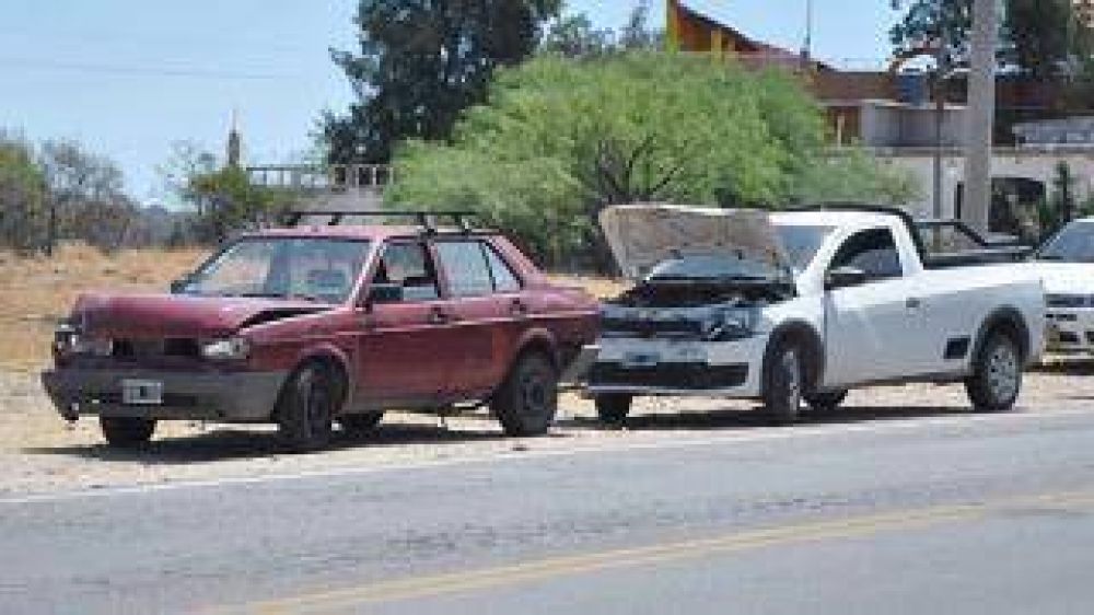 Choque frontal de dos motos dej� a cuatro j�venes con lesiones graves