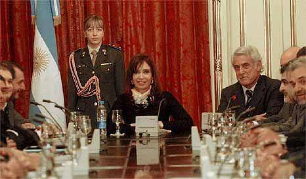 En un a�o, Cristina distribuy� $ 396 millones entre diarios, radios y TV