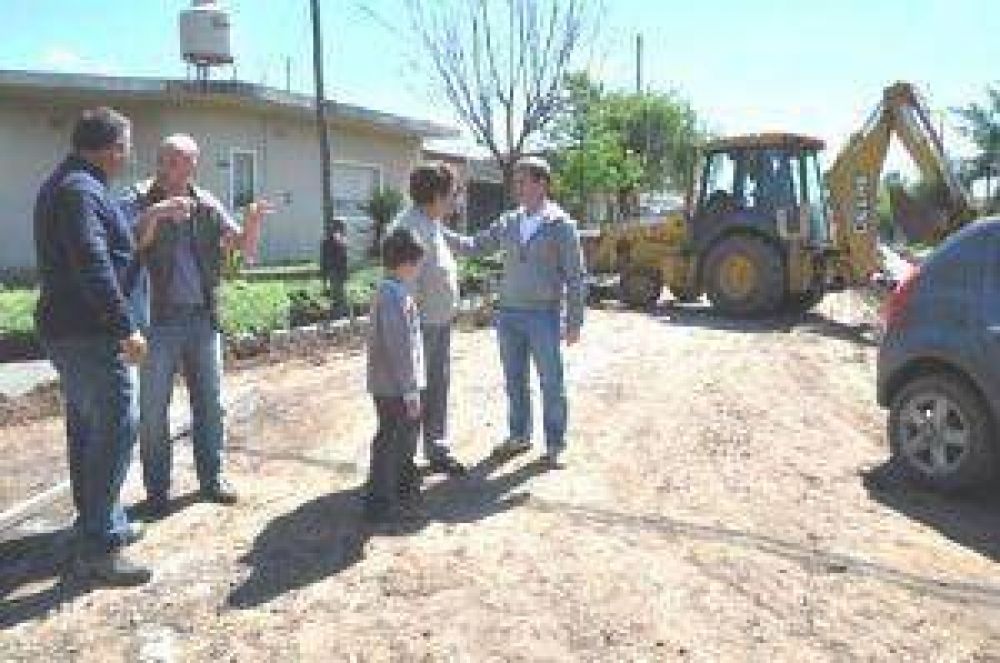 Avanza la construcci�n de cord�n cuneta en distintos barrios