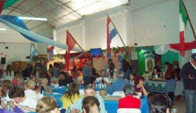 Culmin� la Feria de las Colectividades en Claromec� 