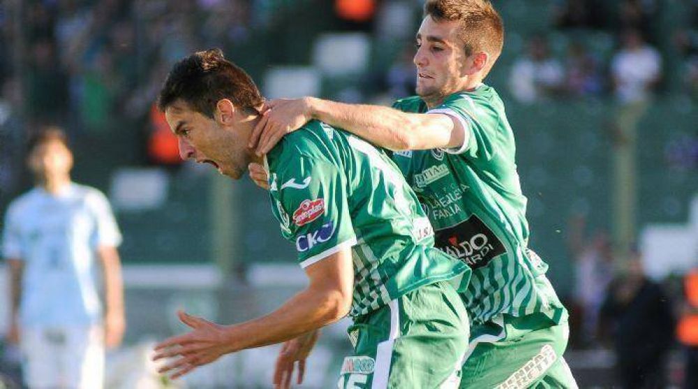 Sarmiento: Apareci� con contundencia, gole� y crece su esperanza