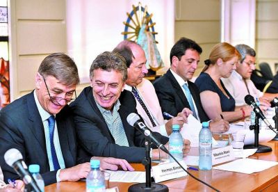 Tironeos entre radicales, massistas y macristas por las posibles alianzas