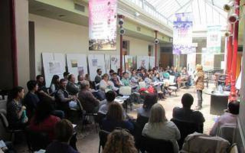 Inician curso de capacitaci�n legislativa en Bah�a Blanca con concejales de la Sexta Secci�n