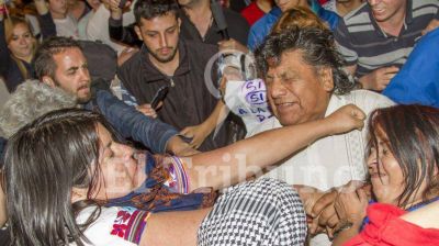 Incidentes entre proabortistas y cat�licos en frente de la Catedral Encuentro Nacional de Mujeres