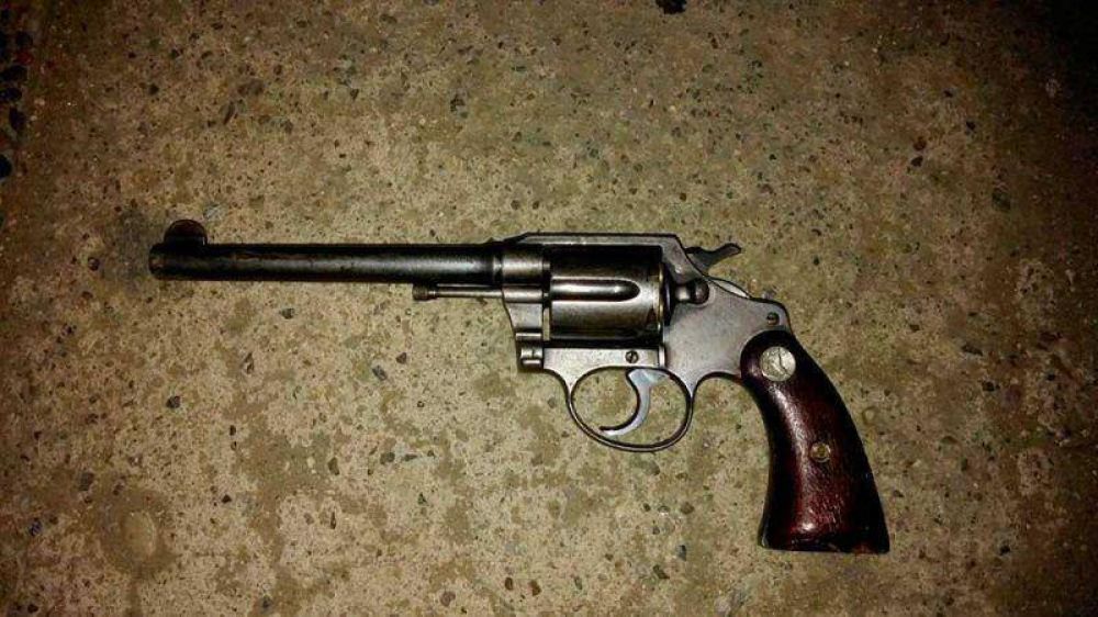 Reducen a delincuente que intent� asaltar una confiter�a el s�bado por la noche