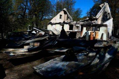 Sospechan que fue intencional el incendio en el refugio Neumeyer
