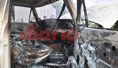 En terrible trifulca familiar, queman dos veh�culos y propinan bestial golpiza a usurpadores