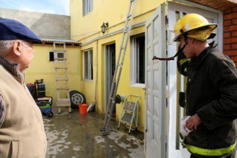 Principio de incendio en una vivienda del barrio del Carmen
