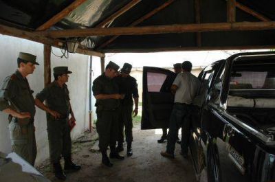 Gendarmer�a rescat� de una tomatera en Chavarr�a a una familia en situaci�n de esclavitud