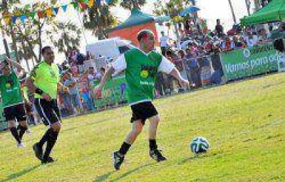 El Tekov� regal� el talento de grandes glorias del f�tbol